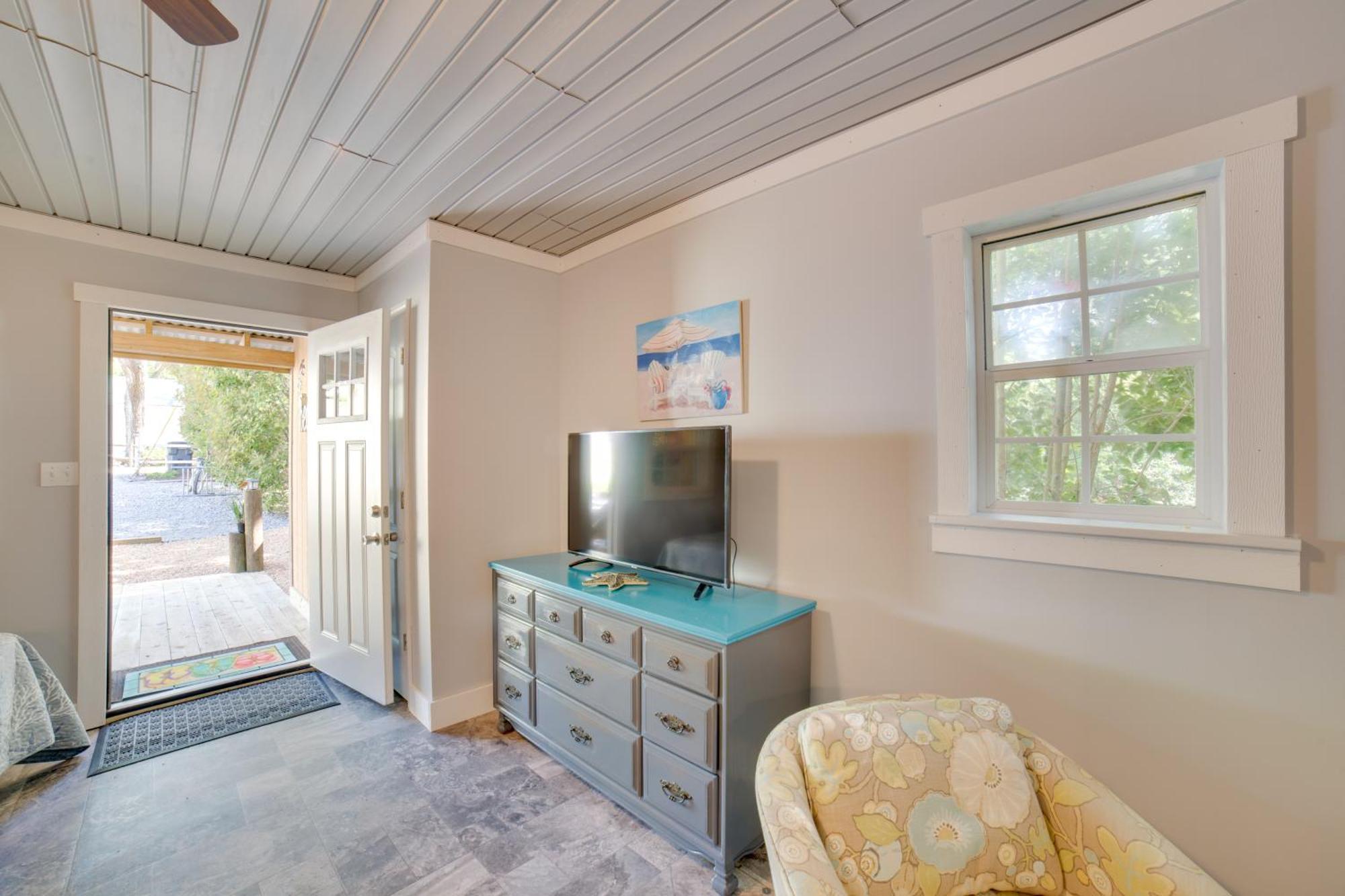 Ocean Isle Beach Studio With Patio - 1 Mi To Pier! 外观 照片