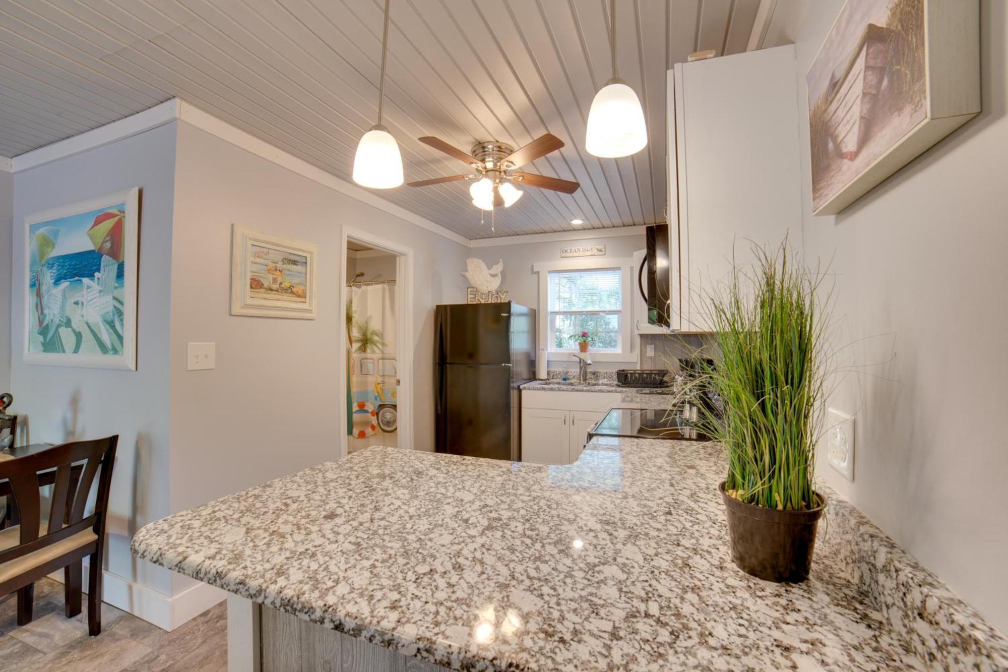 Ocean Isle Beach Studio With Patio - 1 Mi To Pier! 外观 照片